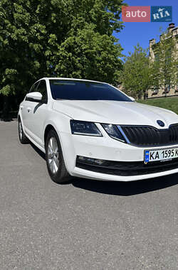 Ліфтбек Skoda Octavia 2017 в 
