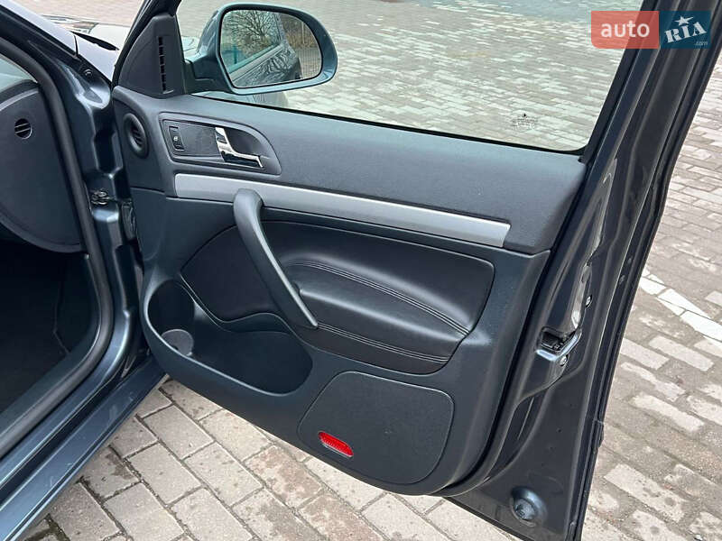 Універсал Skoda Octavia 2010 в Бучі