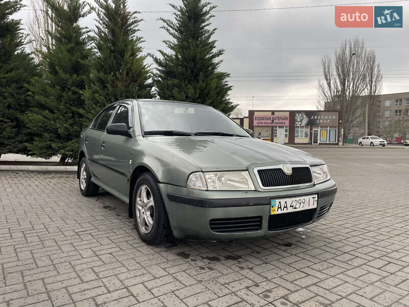 Лифтбек Skoda Octavia 2003 в 