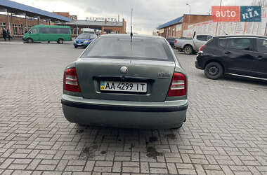 Лифтбек Skoda Octavia 2003 в 