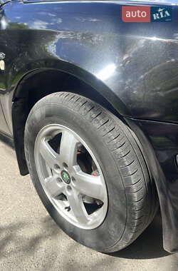 Лифтбек Skoda Octavia 2002 в 