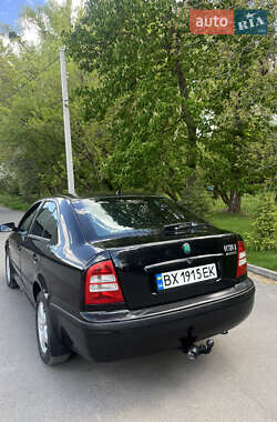 Лифтбек Skoda Octavia 2002 в 