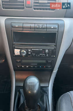 Лифтбек Skoda Octavia 2002 в 