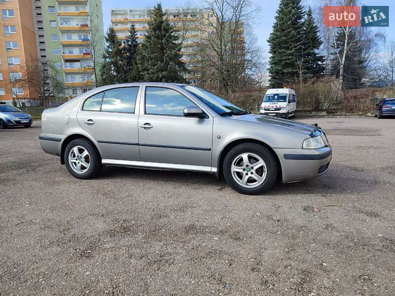 Лифтбек Skoda Octavia 2009 в 