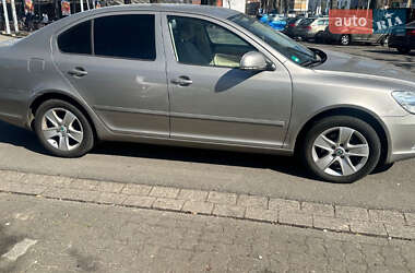 Лифтбек Skoda Octavia 2011 в 