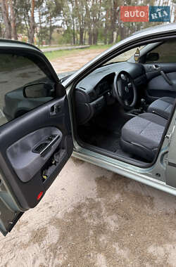 Лифтбек Skoda Octavia 2002 в 