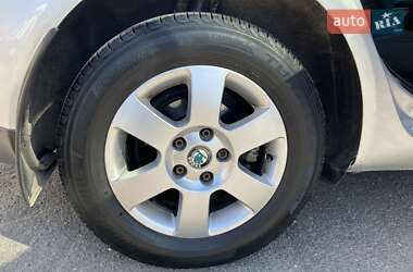 Лифтбек Skoda Octavia 2008 в 