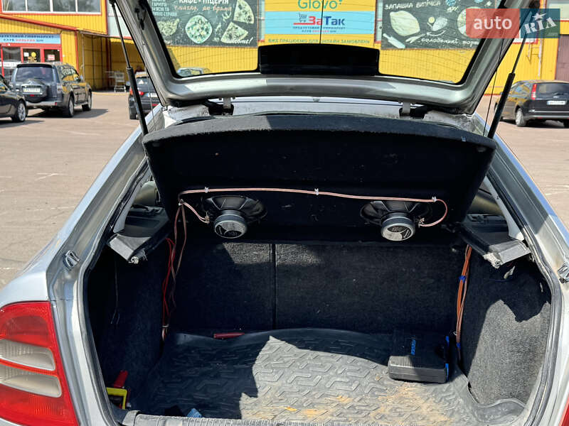 Лифтбек Skoda Octavia 2002 в Житомире