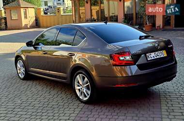 Ліфтбек Skoda Octavia 2019 в 
