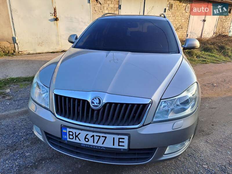 Универсал Skoda Octavia 2009 в Днепре