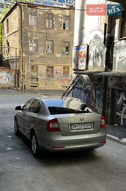 Лифтбек Skoda Octavia 2012 в 