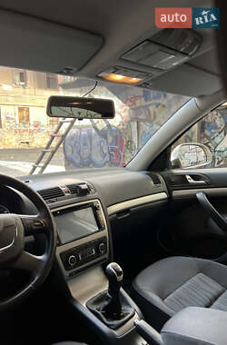 Лифтбек Skoda Octavia 2012 в 