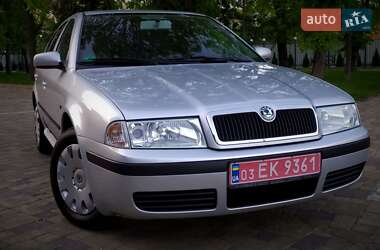 Лифтбек Skoda Octavia 2009 в 