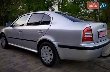 Лифтбек Skoda Octavia 2009 в 
