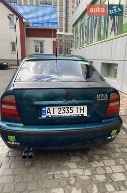 Ліфтбек Skoda Octavia 1998 в 