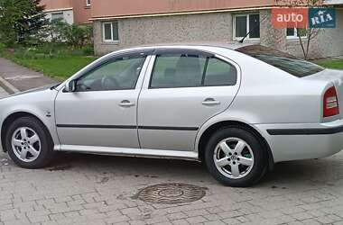 Ліфтбек Skoda Octavia 2001 в 
