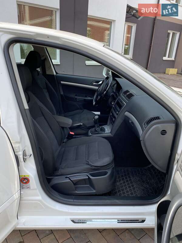 Ліфтбек Skoda Octavia 2011 в Києві