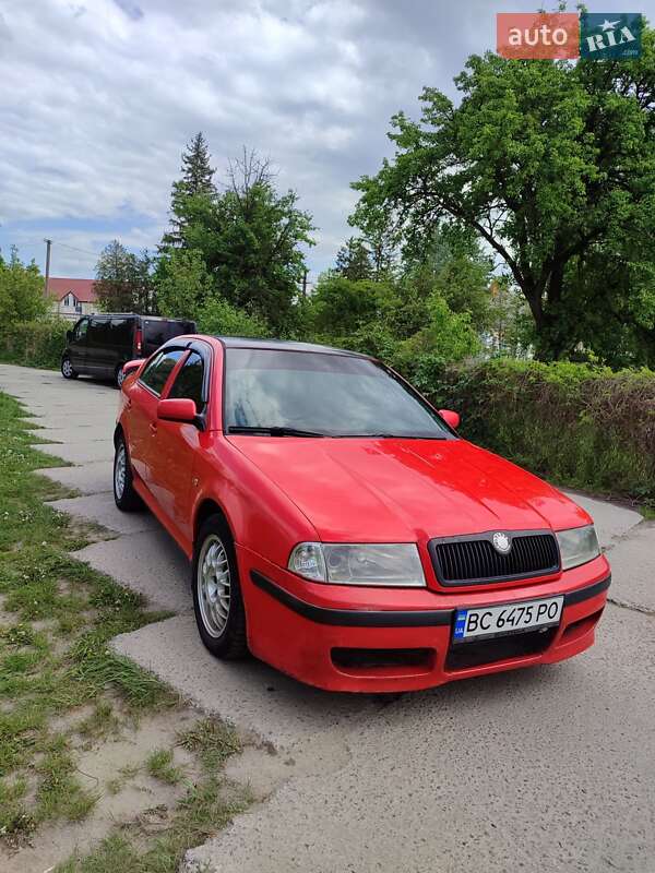 Универсал Skoda Octavia 2000 в Жовкве