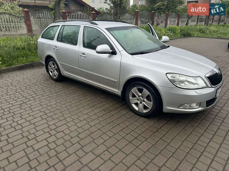 Універсал Skoda Octavia 2009 в Івано-Франківську