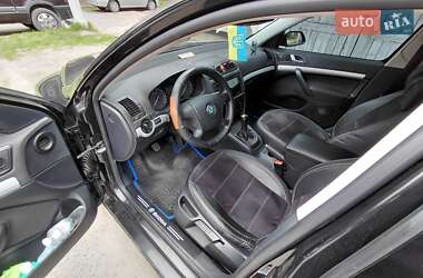 Лифтбек Skoda Octavia 2005 в 