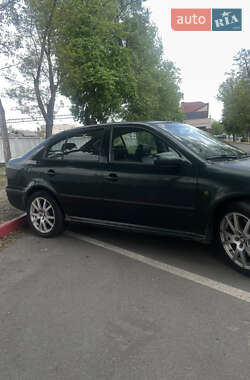 Лифтбек Skoda Octavia 2002 в 
