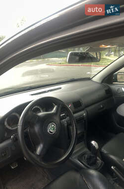 Лифтбек Skoda Octavia 2002 в 