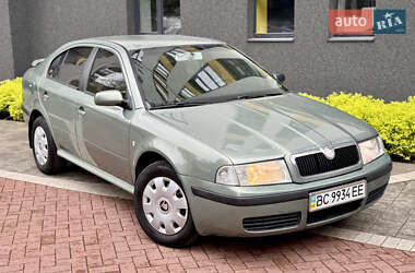 Лифтбек Skoda Octavia 2002 в 