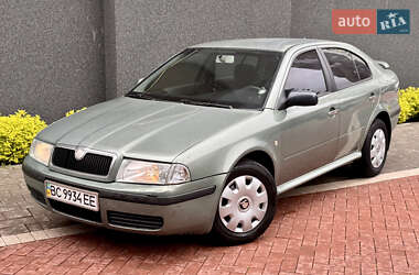 Лифтбек Skoda Octavia 2002 в 