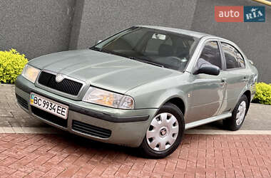 Лифтбек Skoda Octavia 2002 в 