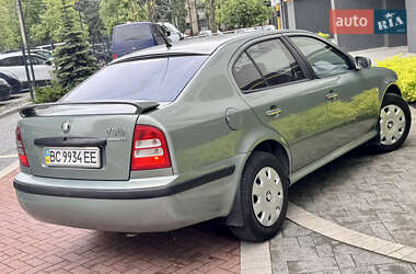 Лифтбек Skoda Octavia 2002 в 