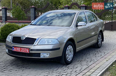 Ліфтбек Skoda Octavia 2004 в 