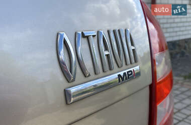 Ліфтбек Skoda Octavia 2004 в 