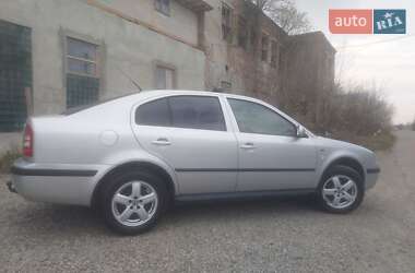 Лифтбек Skoda Octavia 2001 в 