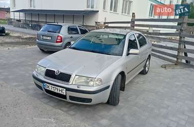 Лифтбек Skoda Octavia 2003 в Вараше