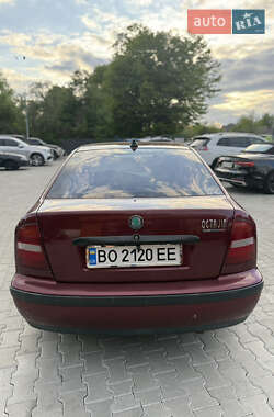 Лифтбек Skoda Octavia 1999 в 