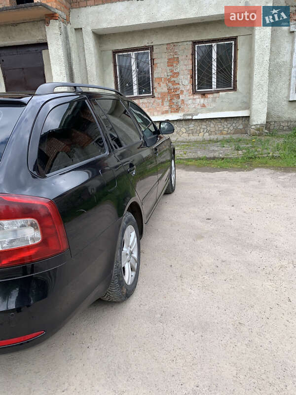 Універсал Skoda Octavia 2011 в Дрогобичі