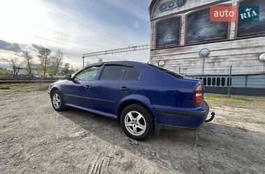 Лифтбек Skoda Octavia 1998 в 