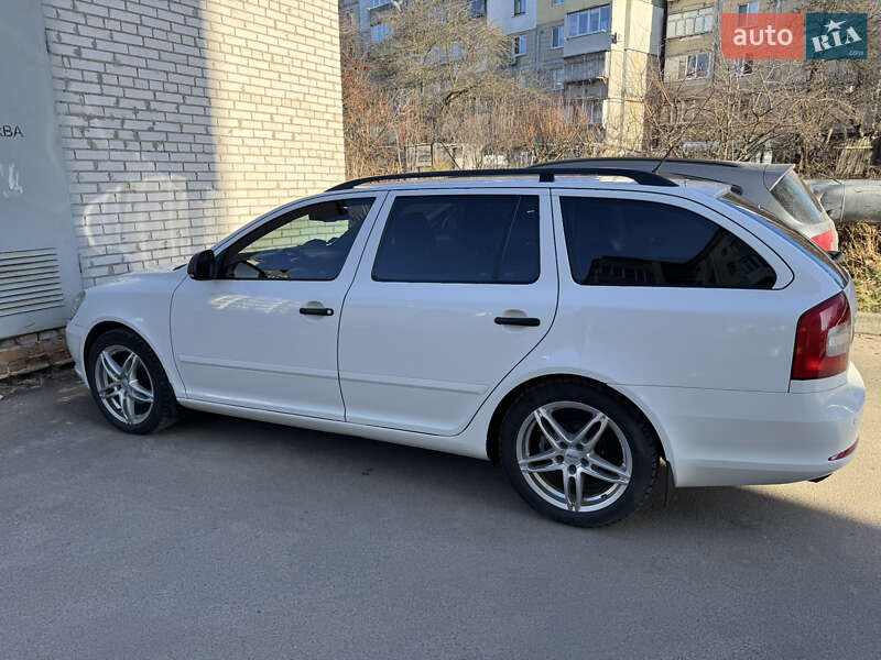 Лифтбек Skoda Octavia 2011 в 