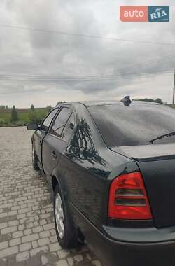 Ліфтбек Skoda Octavia 2000 в 