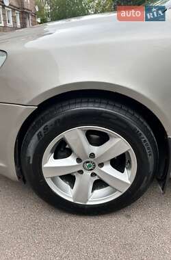 Лифтбек Skoda Octavia 2009 в 