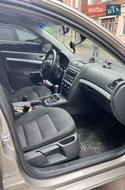Лифтбек Skoda Octavia 2009 в 