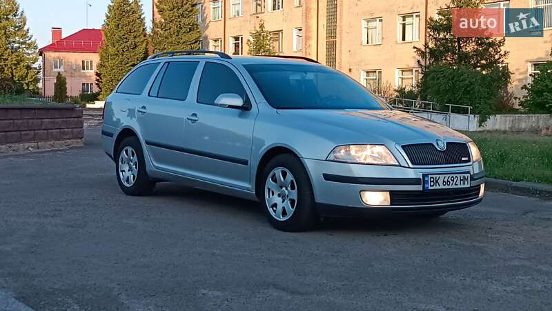 Універсал Skoda Octavia 2007 в Сарнах