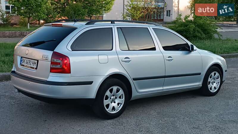 Універсал Skoda Octavia 2007 в Сарнах