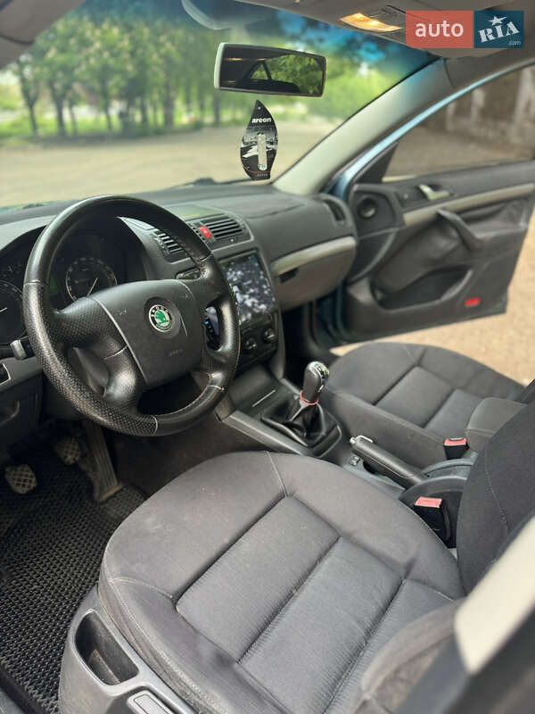 Лифтбек Skoda Octavia 2005 в Желтых Водах