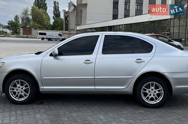 Лифтбек Skoda Octavia 2010 в 