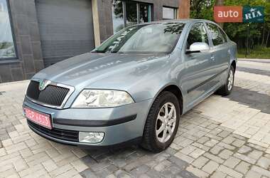 Лифтбек Skoda Octavia 2004 в Гайвороне