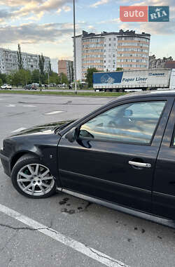 Лифтбек Skoda Octavia 2001 в 
