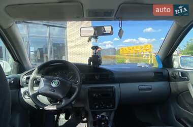 Лифтбек Skoda Octavia 2002 в 
