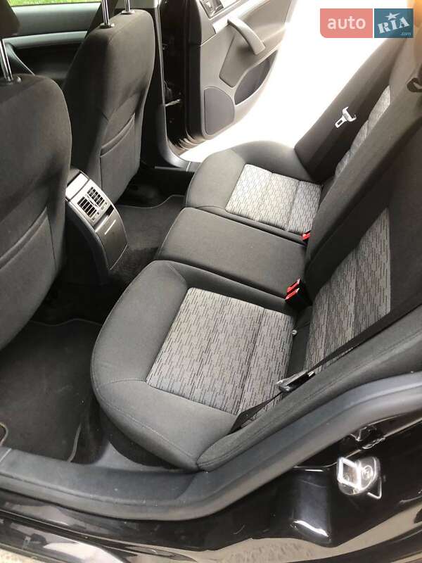 Универсал Skoda Octavia 2013 в Звягеле