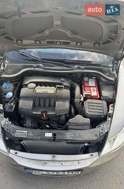 Лифтбек Skoda Octavia 2010 в 